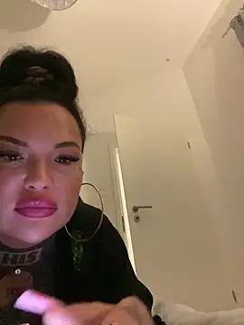 _MelinaCurves_'s cam snapshot