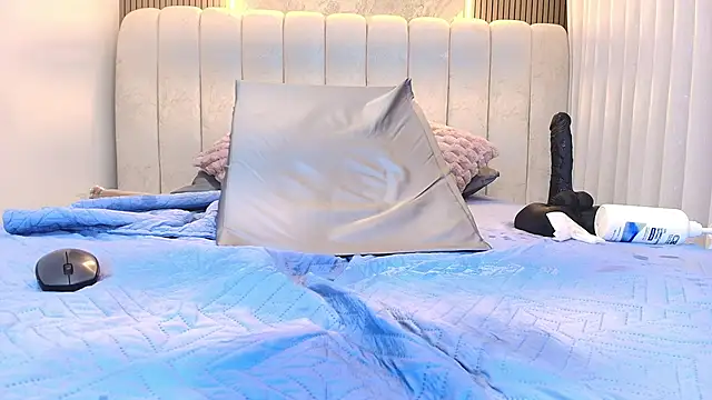 kata_hazel's cam snapshot