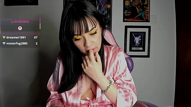 luckylaura's cam snapshot