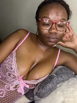 YummyMelanin117 live sex cam