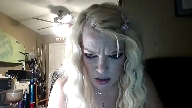 marilyn420's cam snapshot