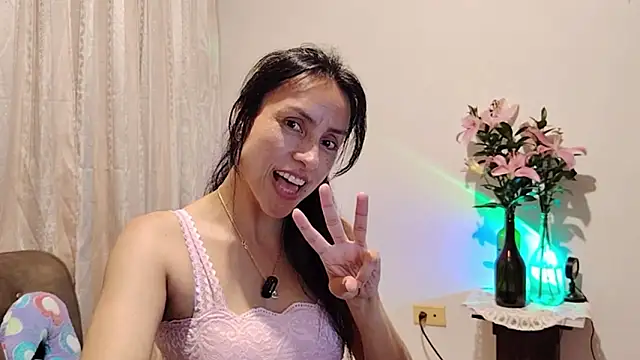 Bella_Exhibition's cam snapshot