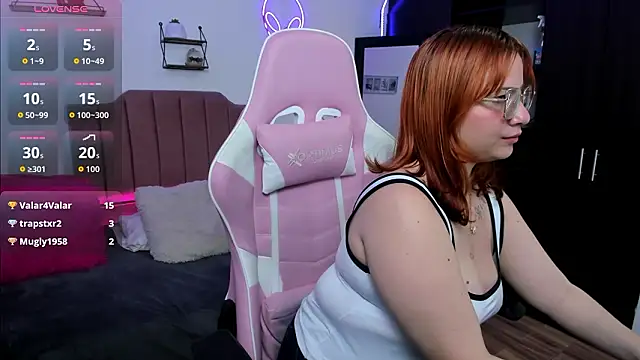 Nina_curves's cam snapshot