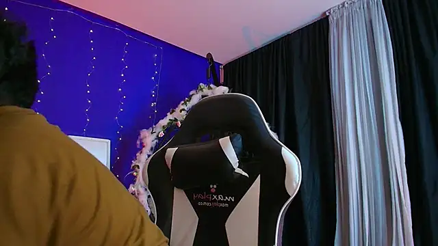 Emmapark_'s cam snapshot