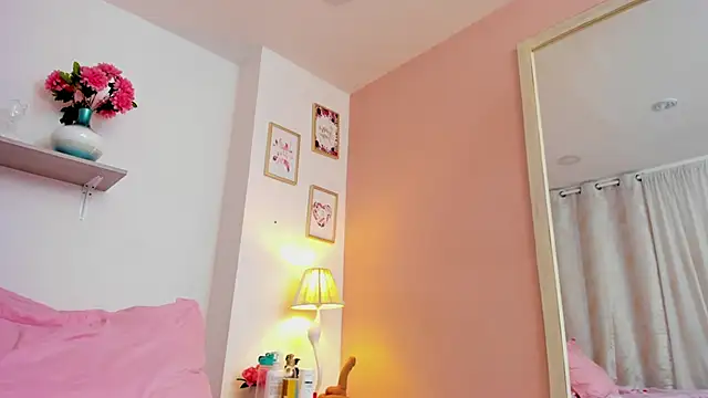 LauraRaider's cam snapshot