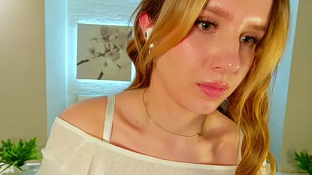 Betty_June's cam snapshot