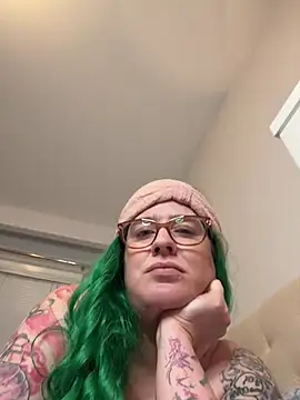 DaisyBlake's cam snapshot