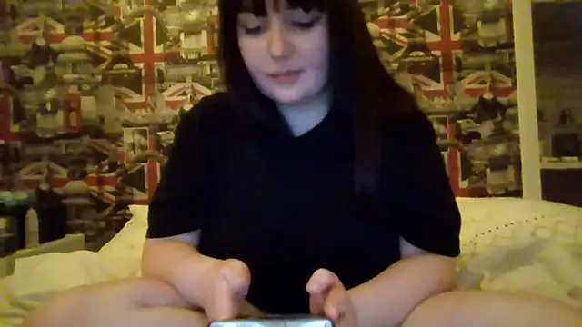 Lynylou's cam snapshot