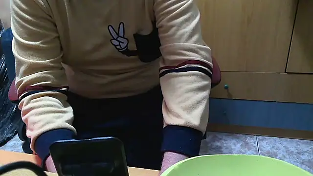 Javier_bear's cam snapshot