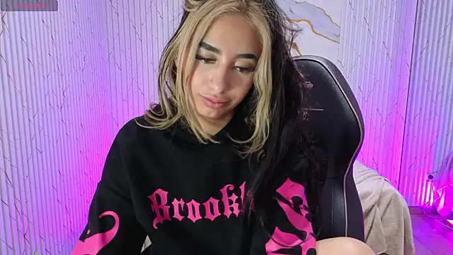 Malory_tay1's cam snapshot