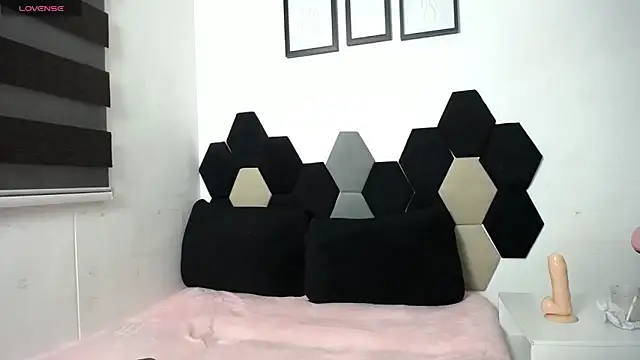 Lili_mdls's cam snapshot