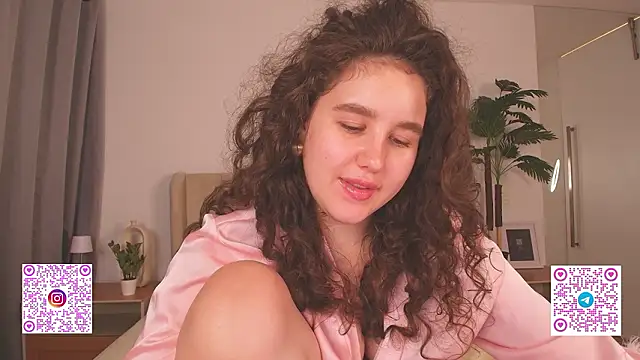 Ariella_Sol's cam snapshot