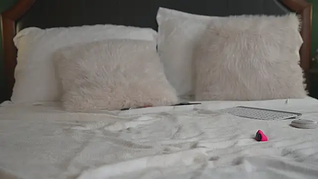 Alyonaqueen_ live sex cam