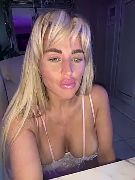 Carmel_Louise's cam snapshot