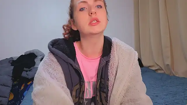 ENGLISHEMILY_69's cam snapshot