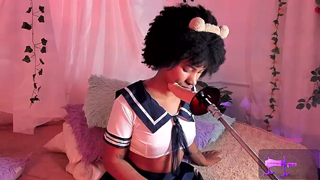 Lolalewis777's cam snapshot