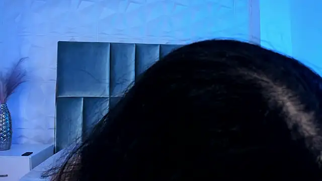 HollyPeach's cam snapshot