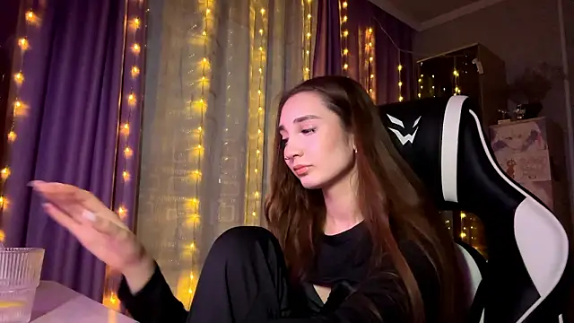 HollyPaw's cam snapshot