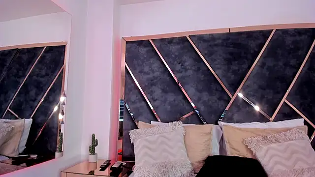 Chloe_Connor's cam snapshot