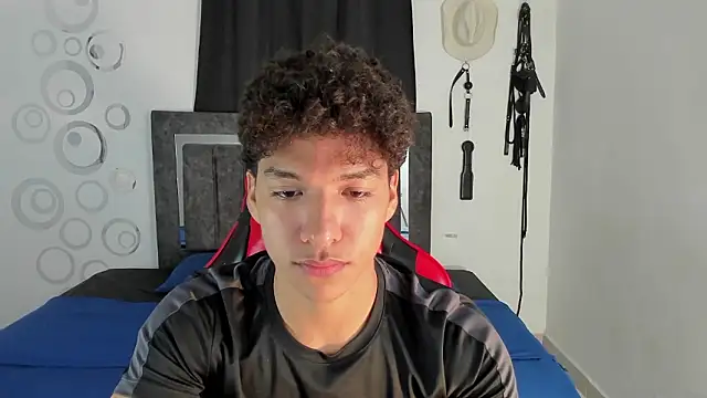 Maximiliano_Khalil live sex cam