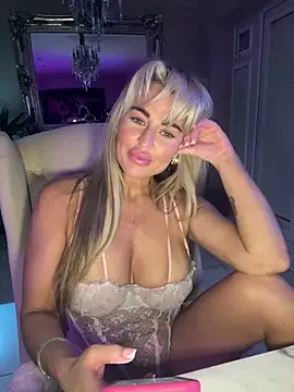 Carmel_Louise's cam snapshot