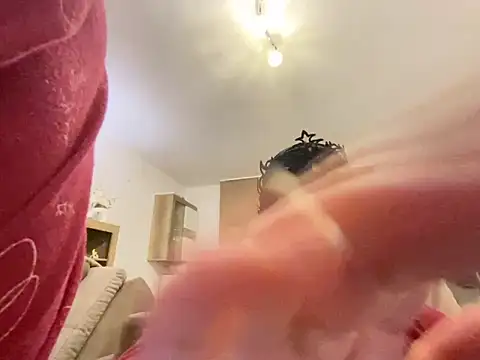 Marilou1983 live sex cam