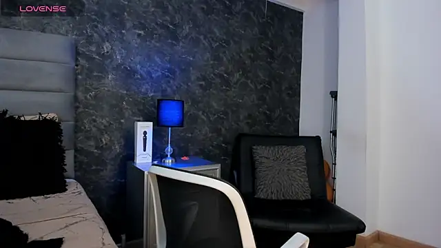 Bella_Evans_'s cam snapshot