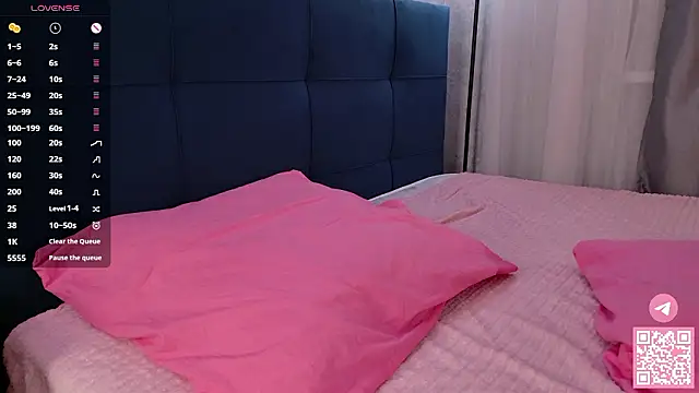 Pinky_poetry's cam snapshot