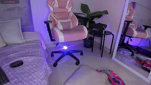 KIMAPRIL's cam snapshot