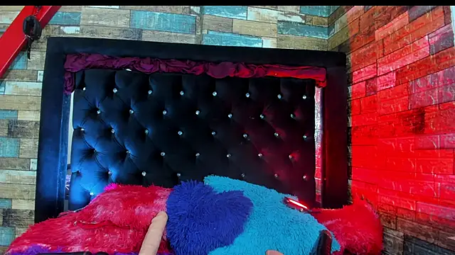 aliaandadara's cam snapshot