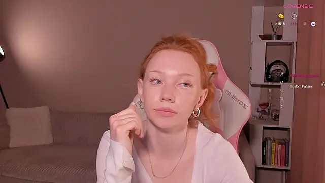 Elisahsthetics's cam snapshot