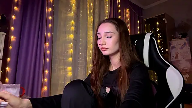 HollyPaw's cam snapshot