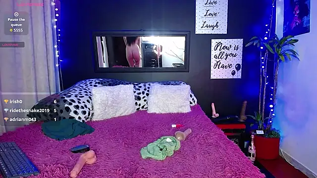 violetta_afrodi's cam snapshot