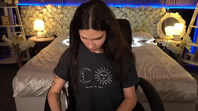 BabyFlowerr's cam snapshot