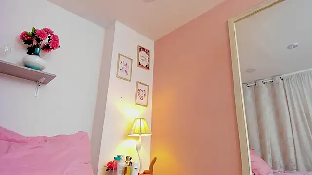 LauraRaider's cam snapshot