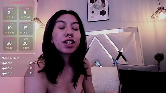 zoe-moreau's cam snapshot