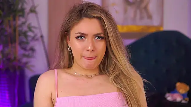 NayaQuinn's cam snapshot