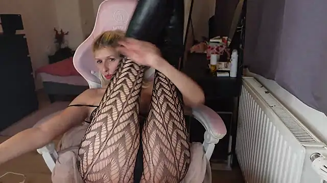 barbiplaymate's cam snapshot