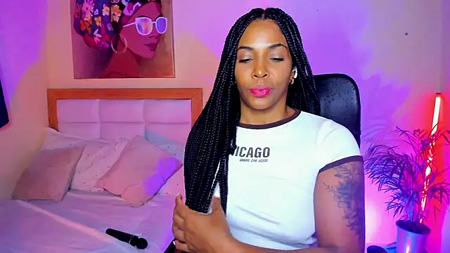 AitanaBrown_'s cam snapshot