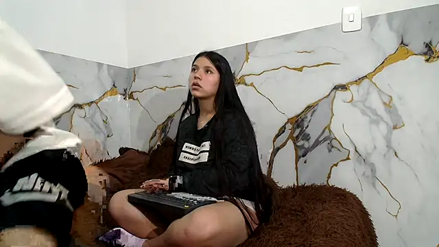 SaraAndThomas's cam snapshot