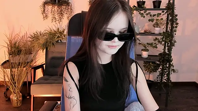 Elainebeness's cam snapshot