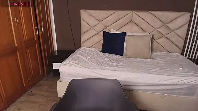 Laracooper_'s cam snapshot