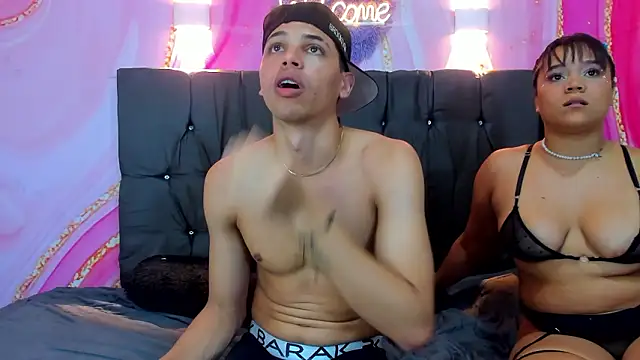 Jessy_and_Joy's cam snapshot