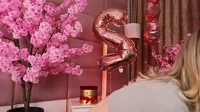 Elliblue's cam snapshot