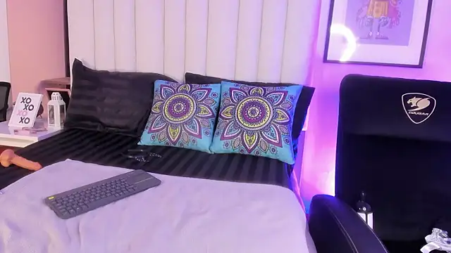 Mara_Wolf01's cam snapshot