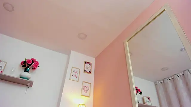 LauraRaider's cam snapshot