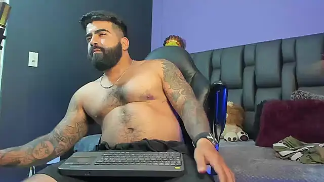 Lyon_vach live sex cam