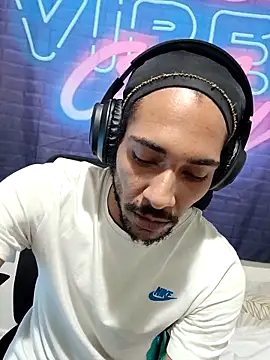 Mikaaa97 live sex cam