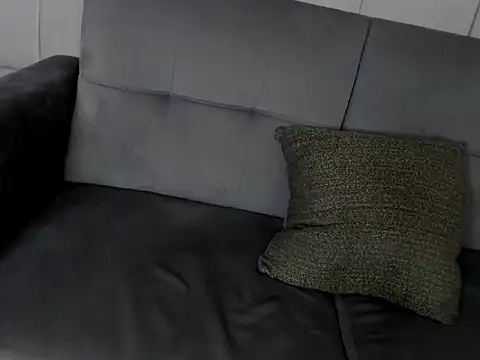 Minibombom's cam snapshot