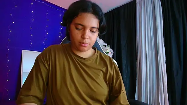 Emmapark_'s cam snapshot